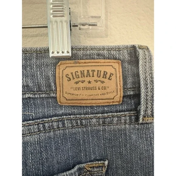 Signature by Levi's Strauss Womens Jeans Mid Rise Bootcut Sz 16 Short - Picture 3 of 8
